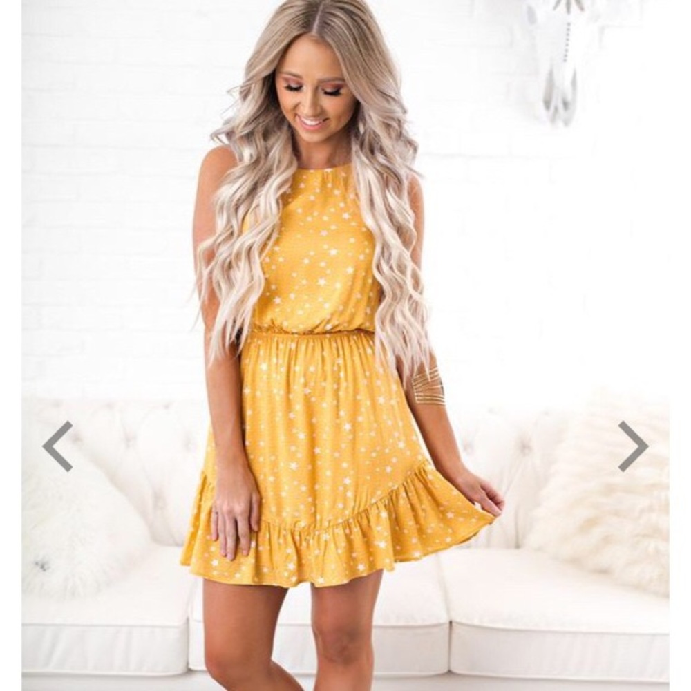 Everly: Flowing Yellow Star Dress Size Small